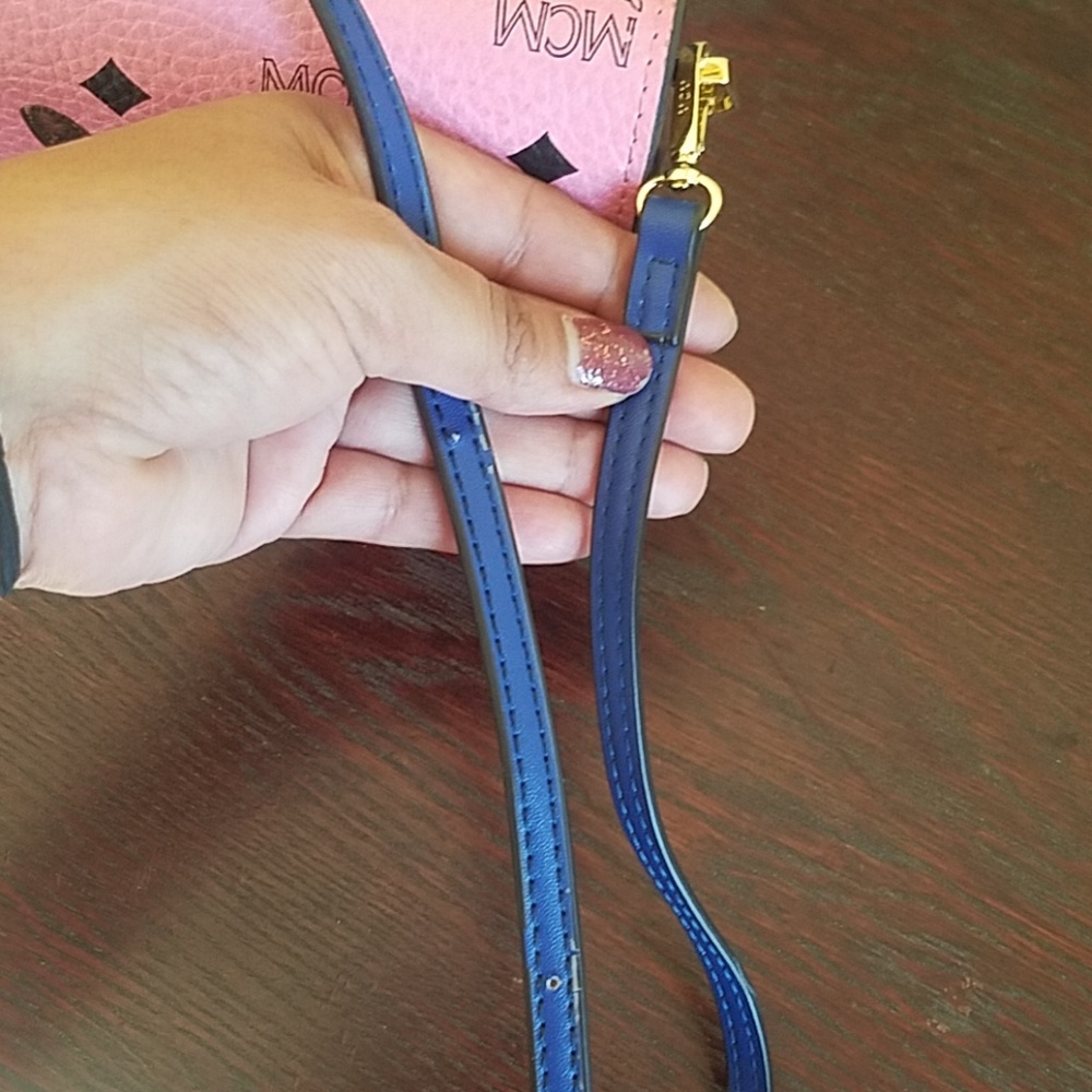 LIMITED EDITION MCM RABBIT CROSS BODY BAG - Picture 6 of 8